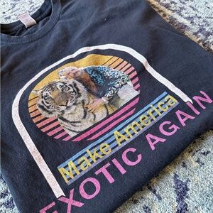 Women’s Novelty Joe Exotic “Make America Exotic Again” Graphic T-Shirt Size XL